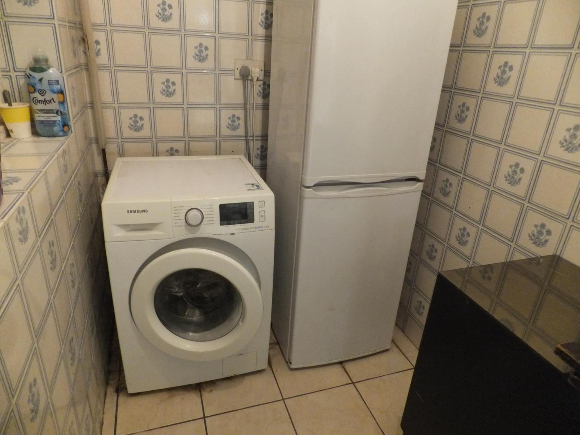 Many Worlds Meet - Eurostar, Wimbledon 30 Mins, Central London, Gatwick 15 Mins - Spacious, Sleeps Up To 16 Plus Cot - Free Wifi, Parking - Next To Lloyd Park, Great For Families, Walkers, Relocators - Ideal For Contractors Croydon Exterior foto