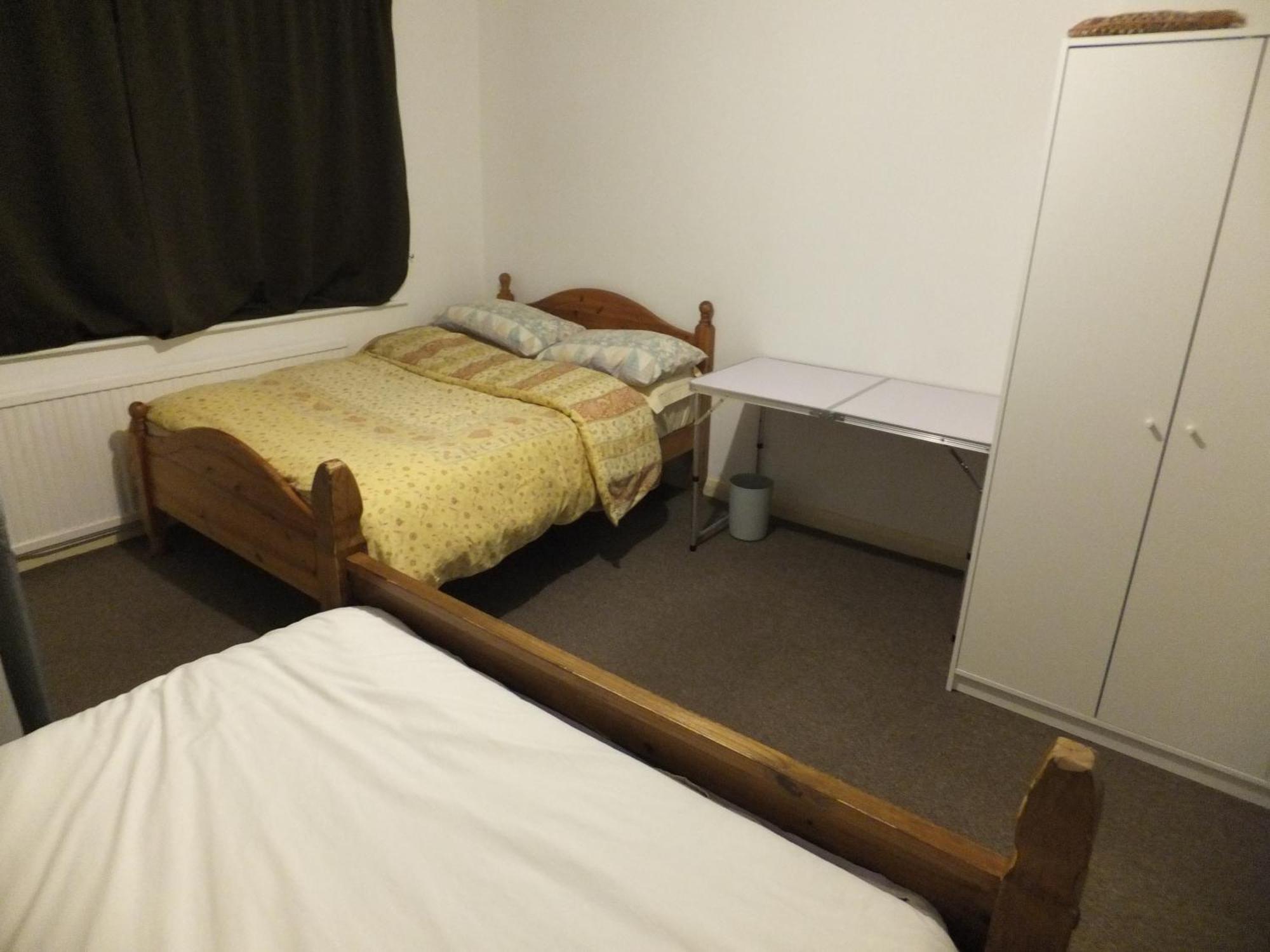 Many Worlds Meet - Eurostar, Wimbledon 30 Mins, Central London, Gatwick 15 Mins - Spacious, Sleeps Up To 16 Plus Cot - Free Wifi, Parking - Next To Lloyd Park, Great For Families, Walkers, Relocators - Ideal For Contractors Croydon Exterior foto