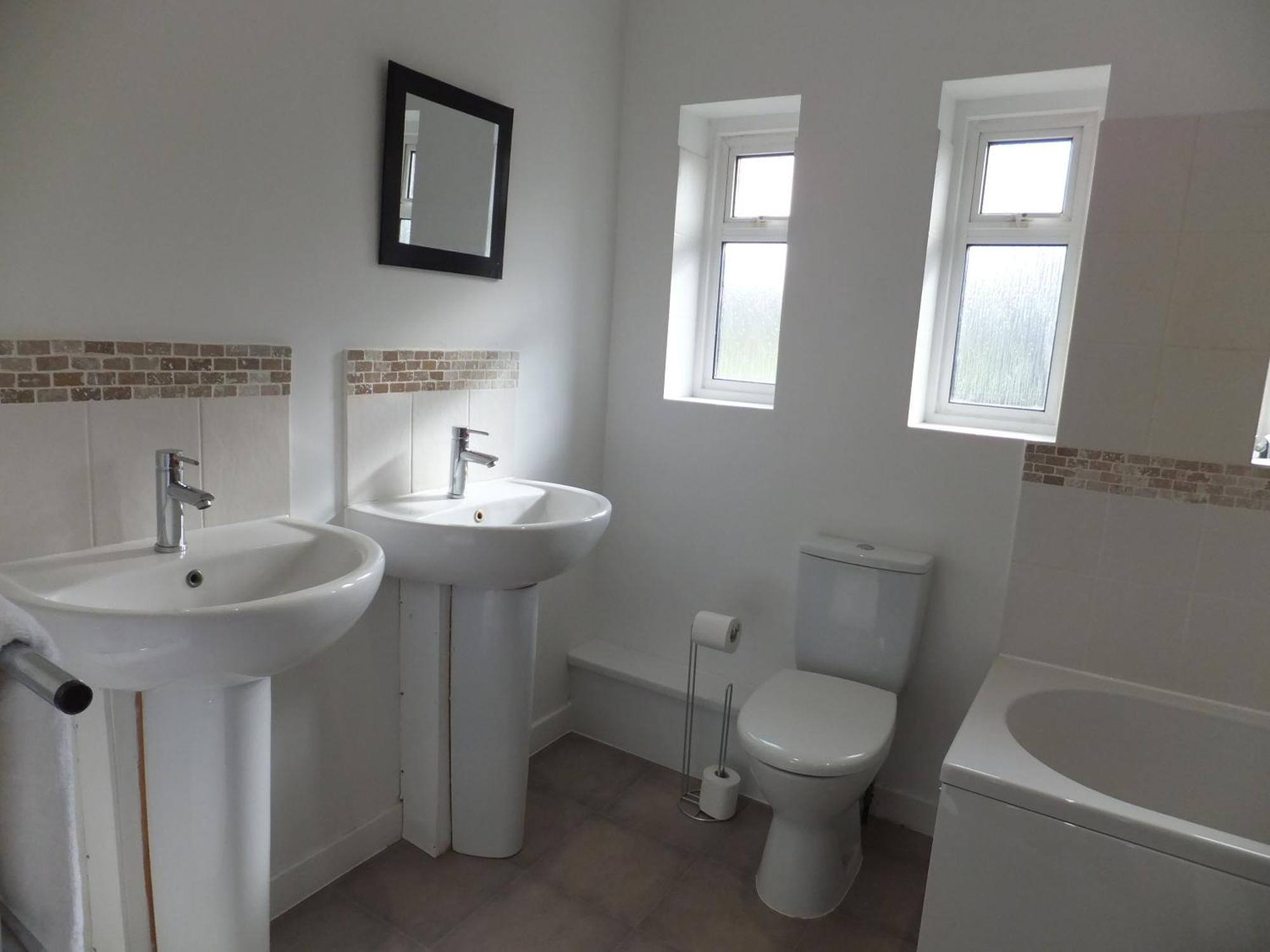 Many Worlds Meet - Eurostar, Wimbledon 30 Mins, Central London, Gatwick 15 Mins - Spacious, Sleeps Up To 16 Plus Cot - Free Wifi, Parking - Next To Lloyd Park, Great For Families, Walkers, Relocators - Ideal For Contractors Croydon Exterior foto