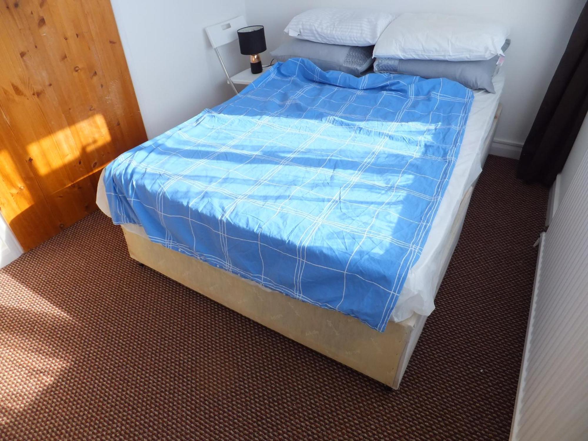 Many Worlds Meet - Eurostar, Wimbledon 30 Mins, Central London, Gatwick 15 Mins - Spacious, Sleeps Up To 16 Plus Cot - Free Wifi, Parking - Next To Lloyd Park, Great For Families, Walkers, Relocators - Ideal For Contractors Croydon Exterior foto