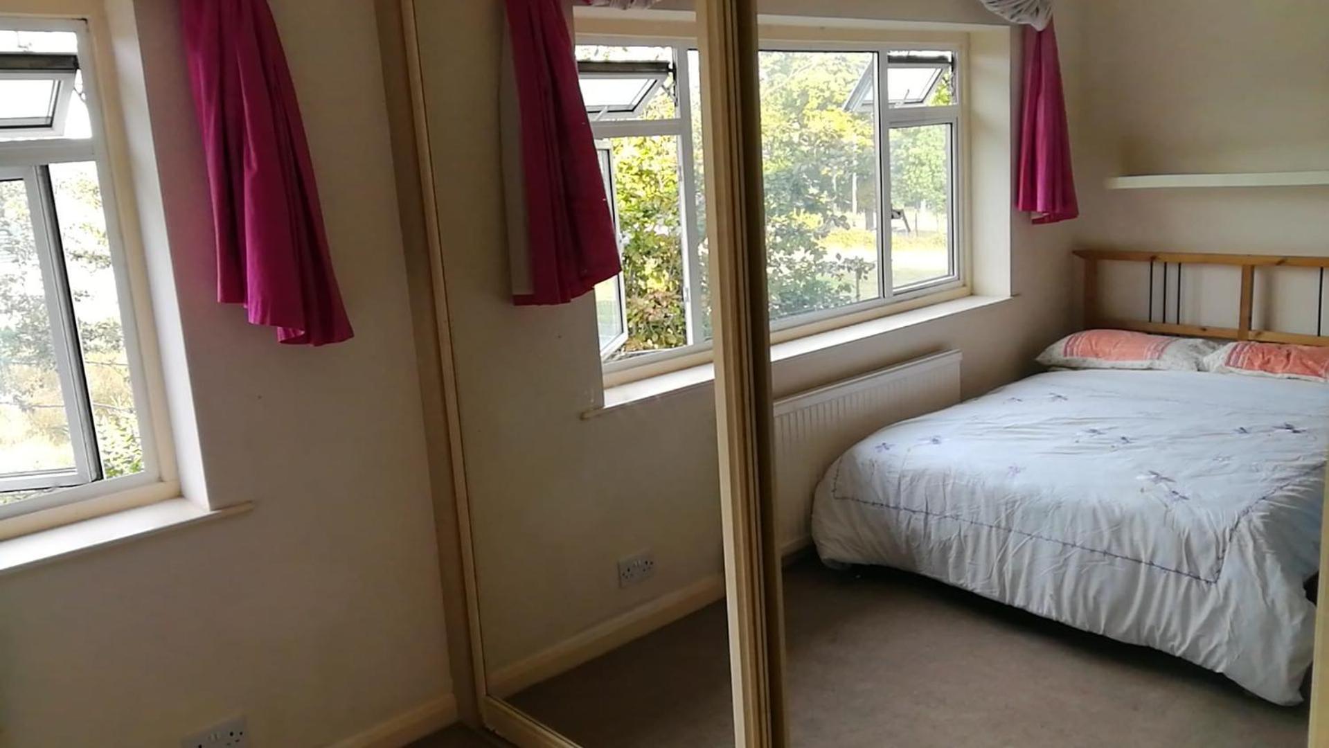 Many Worlds Meet - Eurostar, Wimbledon 30 Mins, Central London, Gatwick 15 Mins - Spacious, Sleeps Up To 16 Plus Cot - Free Wifi, Parking - Next To Lloyd Park, Great For Families, Walkers, Relocators - Ideal For Contractors Croydon Cameră foto